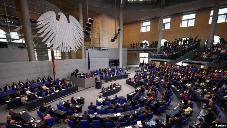 Бундестаг одобрил масштабный финансовый пакет для обороны и инфраструктуры Германии Бундестаг одобрил масштабный финансовый пакет для обороны и инфраструктуры Германии