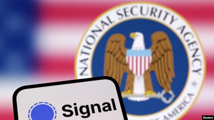 Суд в США обязал администрацию Трампа сохранить переписку в Signal об атаках по хуситам в Йемене Суд в США обязал администрацию Трампа сохранить переписку в Signal об атаках по хуситам в Йемене