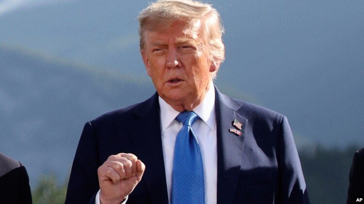 Трамп заявил, что США знают, где скрывается верховный лидер Ирана, но убивать его «пока» не собираются