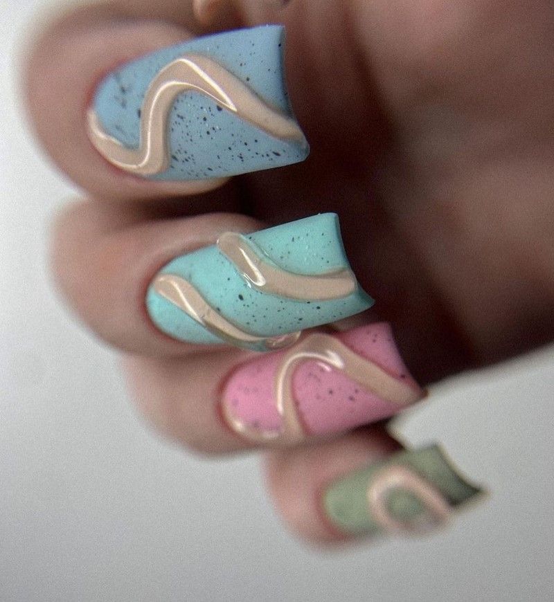 Bright colours and summer motifs: ideas of stylish summer manicure