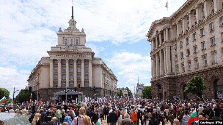 Bulgaria protests against government plans to introduce the euro