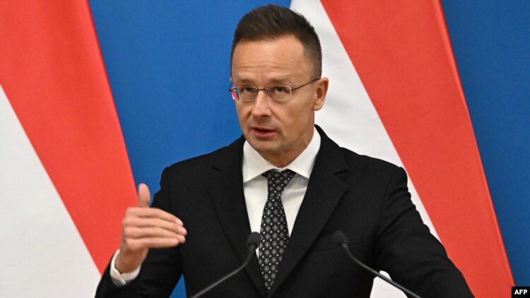 Венгрия и Словакия выступили против плана ЕС по отказу от российского газа и нефти Венгрия и Словакия выступили против плана ЕС по отказу от российского газа и нефти