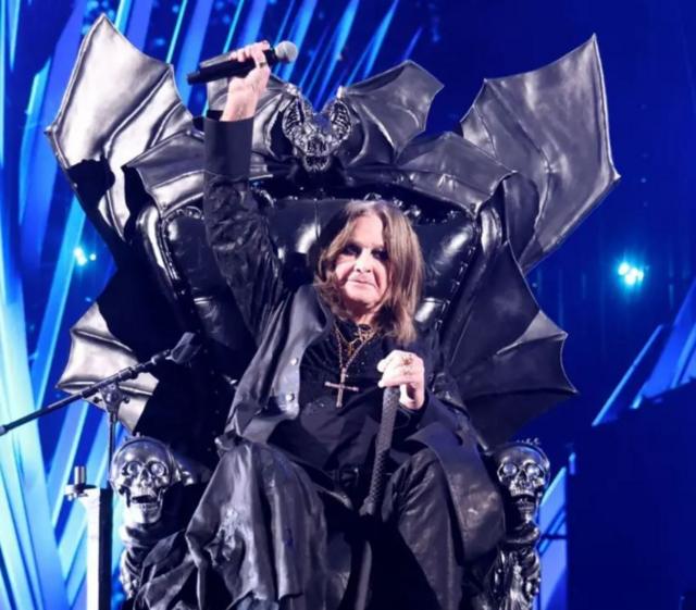 Фронтмен Black Sabbath Оззи Осборн умер