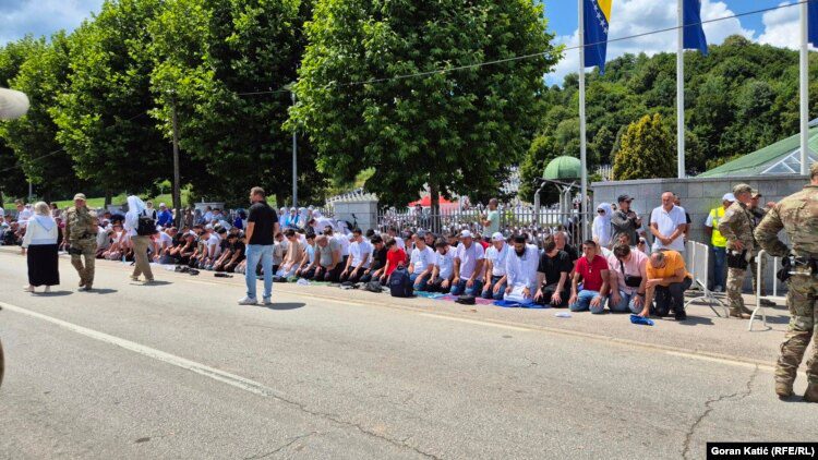 Thousands gather in Srebrenica to honour victims of genocide