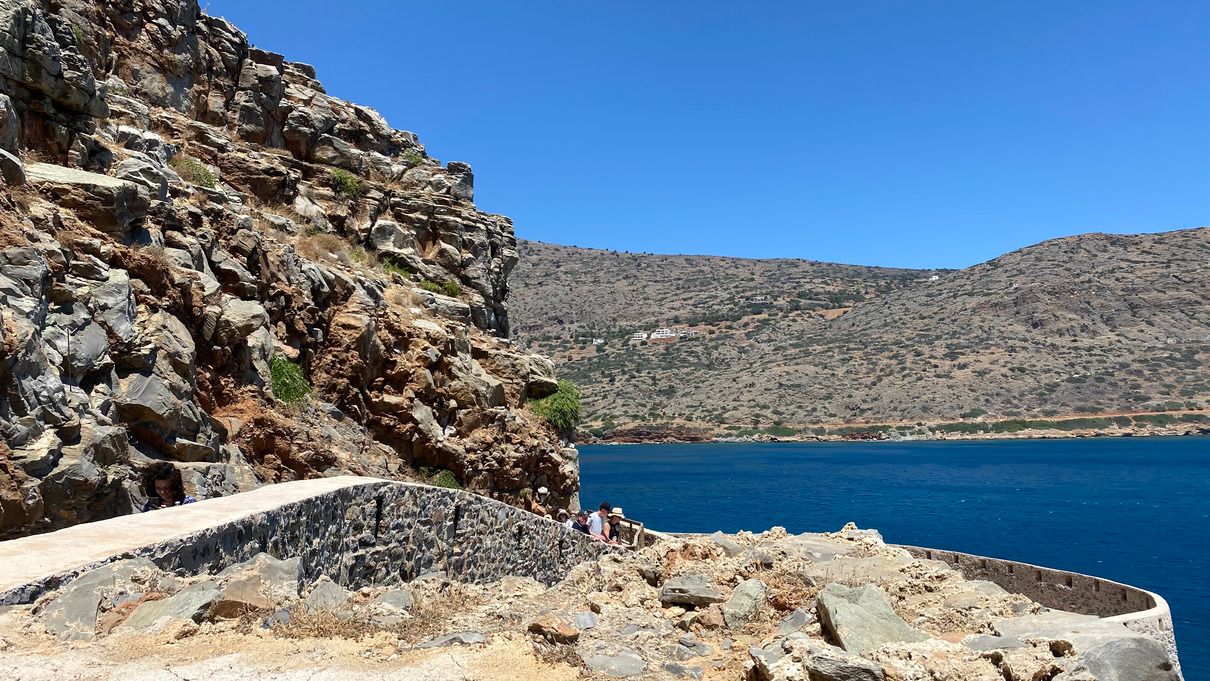 The mysterious history of the "island for lepers" : Spinalongoi excursion