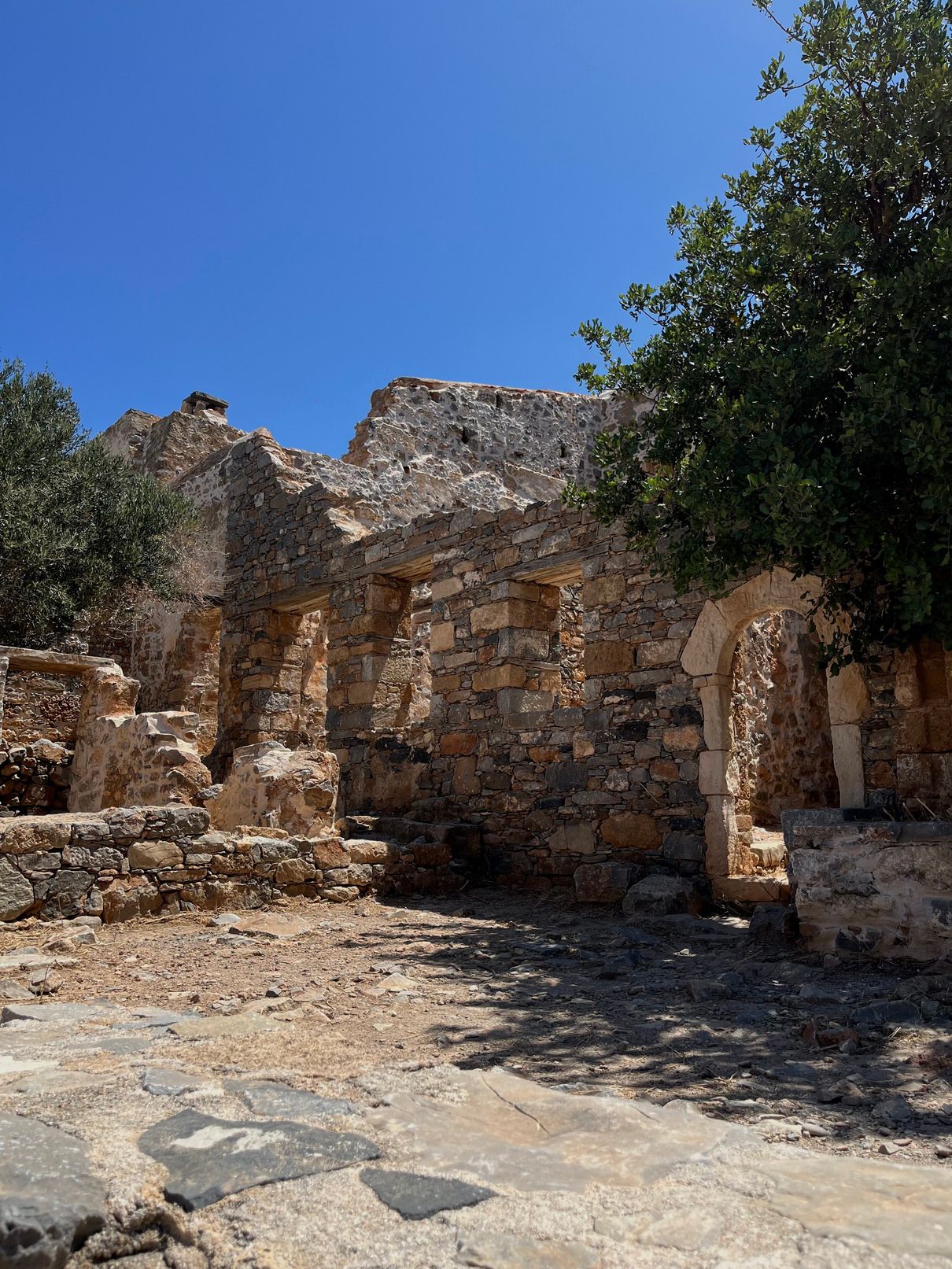 The mysterious history of the "island for lepers" : Spinalongoi excursion