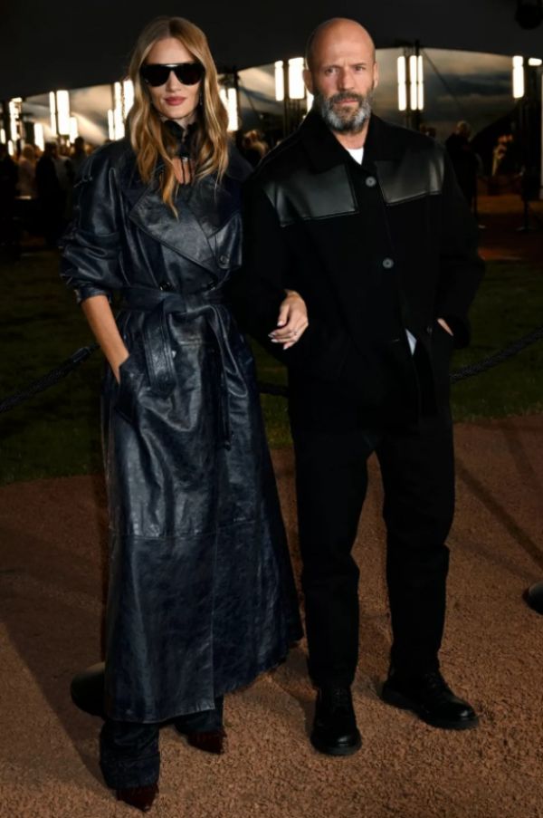 Роузи Хантингтон-Уайтли и Джейсон Стэтхэм появились вместе на модном показе в Лондоне (фото)