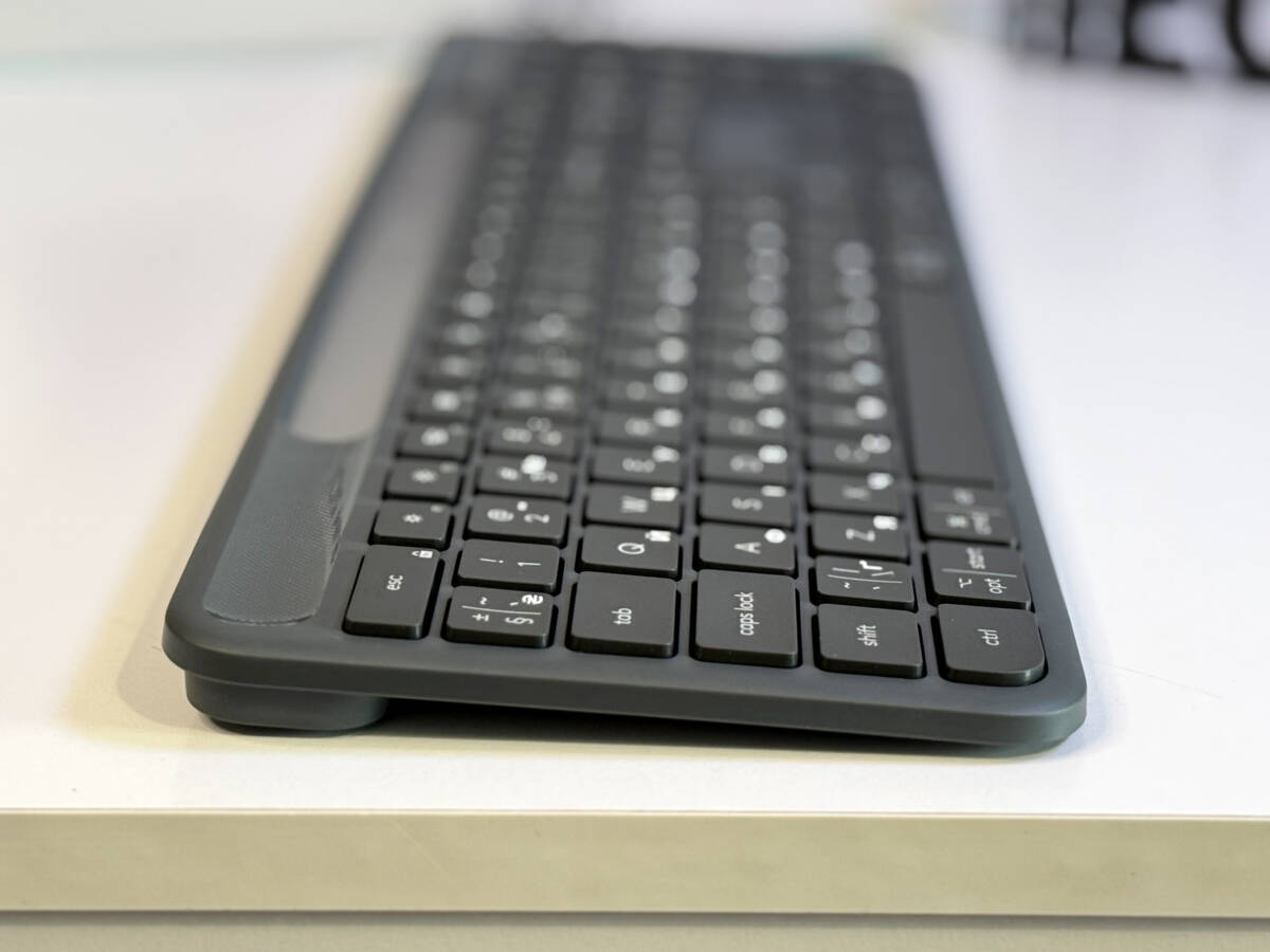 Обзор Logitech Signature Slim Solar + K980: солнечная клавиатура