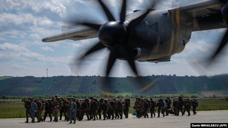 de051b81bb4cdac905cfd5d5c2442d79