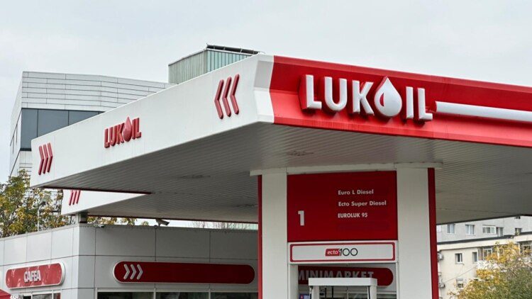 Лавров в первом после сообщений об опале интервью опроверг обстоятельства срыва саммита Путина и Трампа