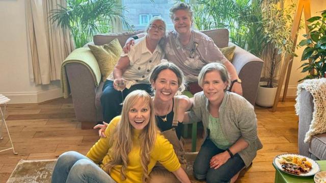 «Лечение рака положило конец моей последней беременности, но этот ребенок — мое рождественское чудо»