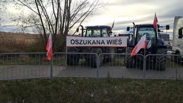 Польские фермеры снова заблокировали границу с Украиной.