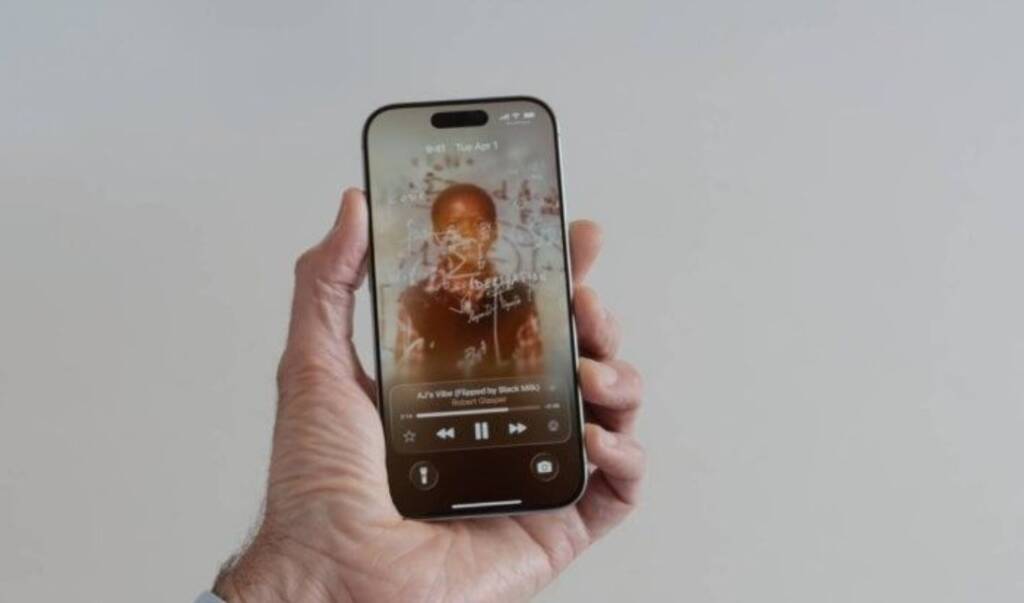 Apple has reimagined the lock screen in iOS 26 - all the key changes