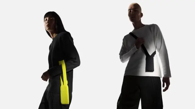 "$230 cropped sock". The news was ridiculed in social networks nku from Apple - iPhone Pocket