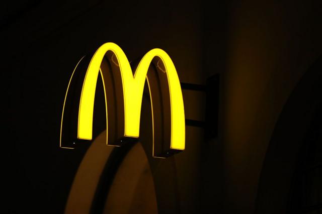 Подростки в Британии, работающие в McDonald’s, жалуются на притеснения