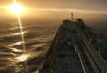 Глава Международной морской организации призывает прекратить нападения на гражданские суда